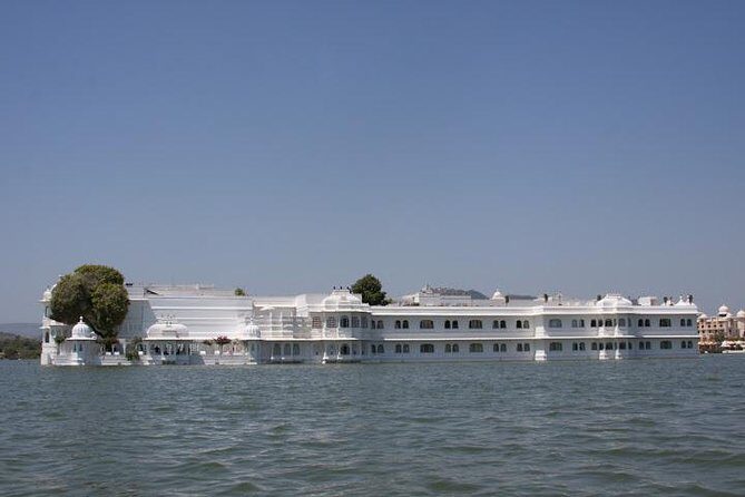 Full-Day Private City Tour of Udaipur Including Boat Ride in Lake Pichola - A Closer Look at the Itinerary