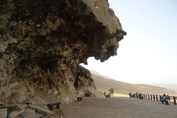 Full-Day Private Salalah West Tour with Lunch - Stop 2: Al Mughsail Beach