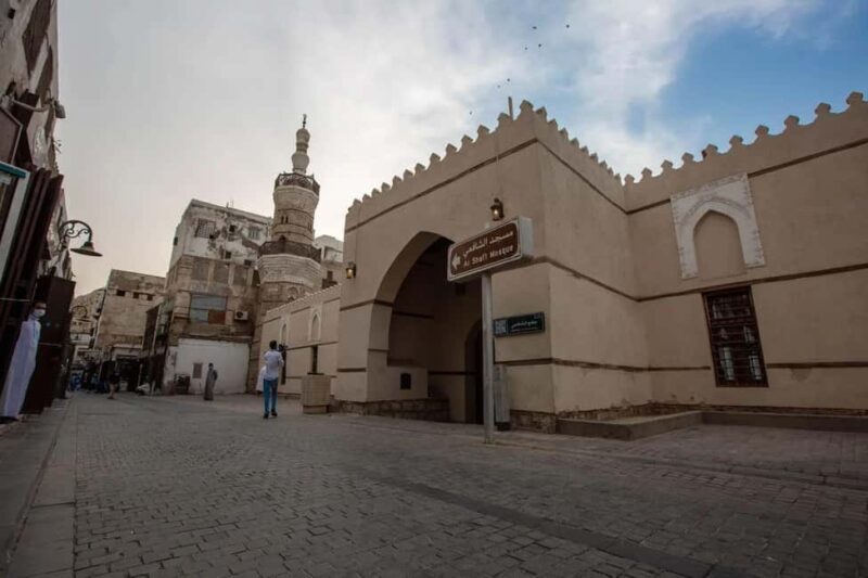 Full Day Private Tour: Adventure & Luxury in Charming Jeddah - Who Should Consider This Tour?