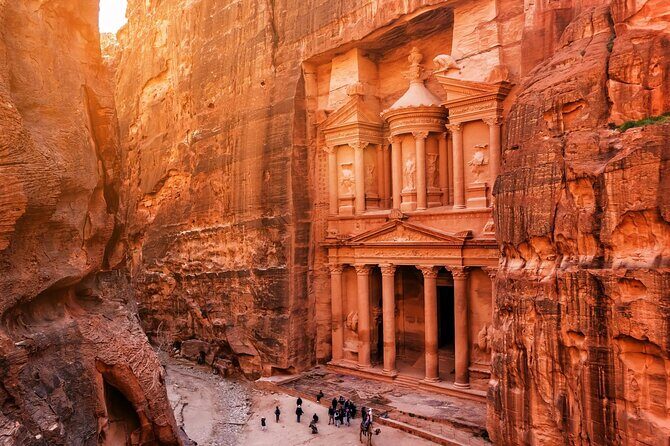 Full-Day Private Tour in Petra and Wadi Rum from Aqaba - Who Should Consider This Tour?