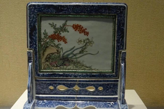 Full-Day Private Tour Panjiayuan Antique Market and Beijing Capital Museum - Assessing the Value
