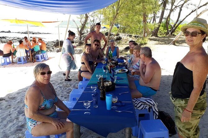 Full Day Shared Speed Boat in Ile Aux Cerfs Lunch & Transfer incl - Authentic Traveler Perspectives