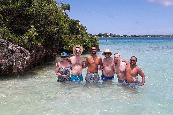 Full Day Tour 5 Island to Ile Aux Cerfs Incl. Lunch and Transfer - FAQ
