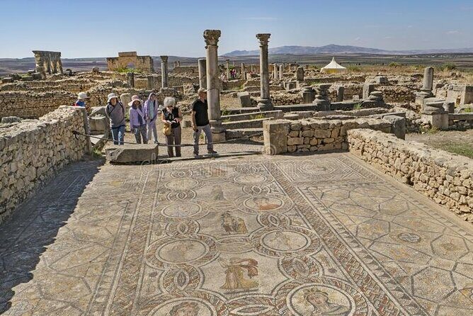 Full-Day Tour from Fez to Vollubulis, Moulay Idriss Zerhoun, Mèknes - FAQ