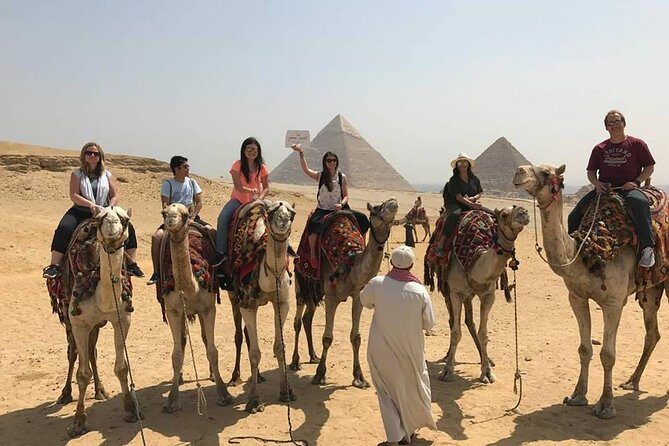 Full-day tour Giza pyramids and Egyptian Museum and bazaar, camel ride, Lunch - Who Should Consider This Tour?
