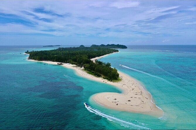 Full Day Tour in Mantanani - Key Points