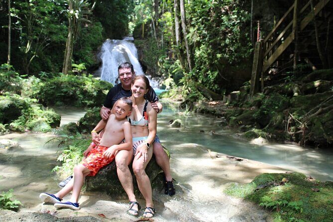 Full-Day Tour of Blue Hole and Dunn's River Falls, Including Fees - An In-Depth Look at the Tour Experience