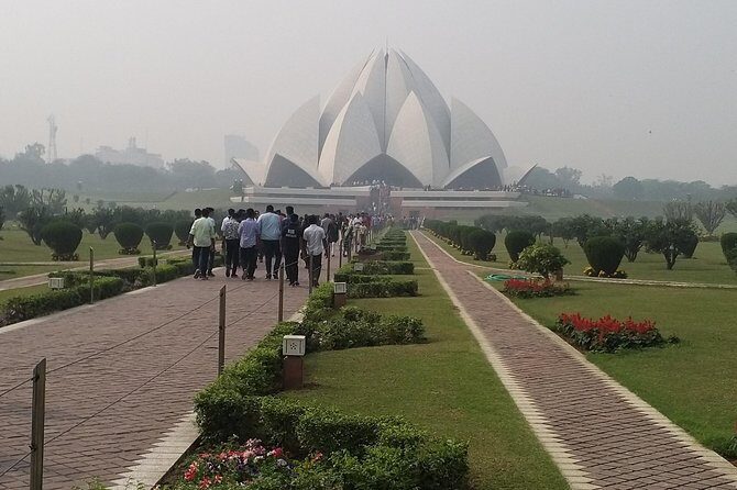 Full Day Tour of Delhi With Guide & Entrances - A Closer Look at the Itinerary
