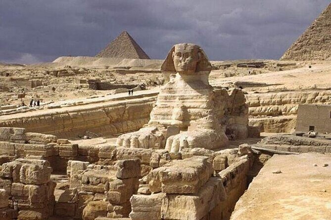 Full Day Tour to Cairo from Sharm El Sheikh By Bus all including - Exploring Giza: Pyramids and Sphinx