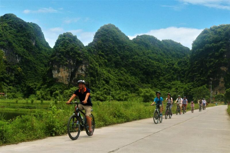 Full Day Trang An, Bich Dong Pagoda, Biking & Family Visit - Lunch: Tasting Vietnamese Flavors