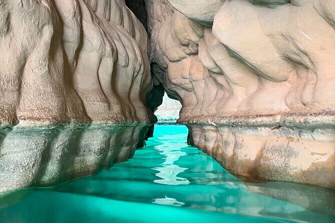 Full-Day Wadi Shab and Bimmah Sinkhole Tour - The Sum Up
