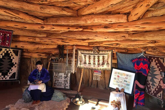 Full Valley Tour 2.5 Hrs. - Exploring Monument Valley with a Navajo Guide
