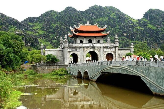 Fullday Ninh Binh Tour from Hanoi: Mua Caves, Hoa Lu, Trang An - UNESCO-Recognized Trang An: Scenic Boat Ride