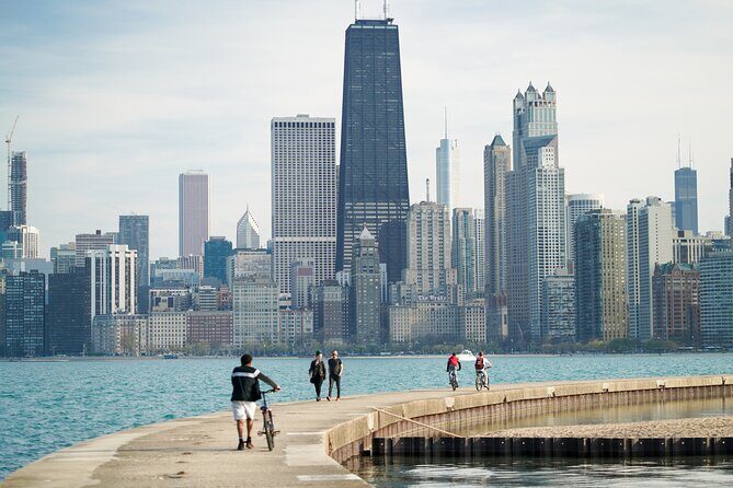 Fun Chicago Bike Tour with Pizza, Hot Dogs, Cupcakes and Beer - Key Points