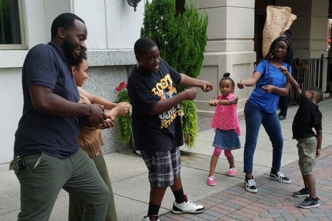 Fun City Scavenger Hunt in Shreveport by Wacky Walks - Fun City Scavenger Hunt in Shreveport by Wacky Walks