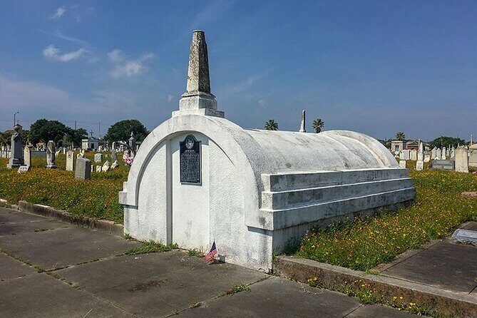 Galveston's Haunted Cemetery Walking Tour - Who Should Consider This Tour?