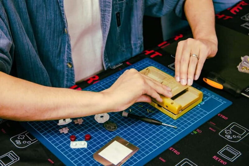 Gameboy Mod Workshop at Akihabara, Tokyo - Key Points