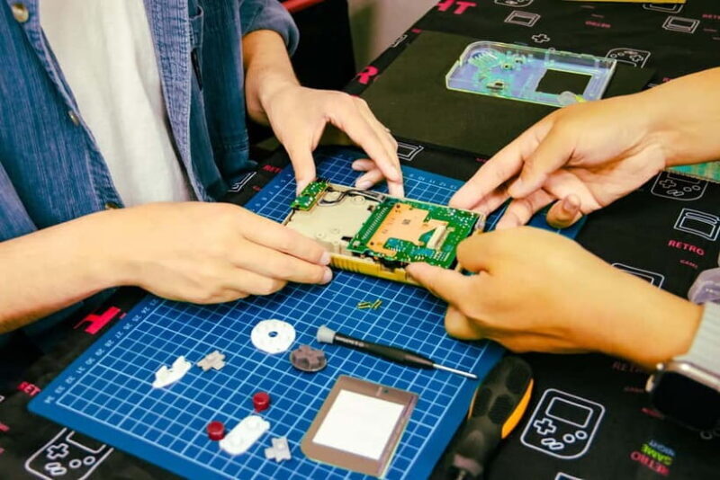 Gameboy Mod Workshop at Akihabara, Tokyo - The Value for Money