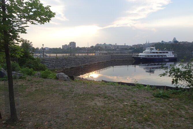 Gatineau Self Guided Walking Tour and Scavenger Hunt - FAQ