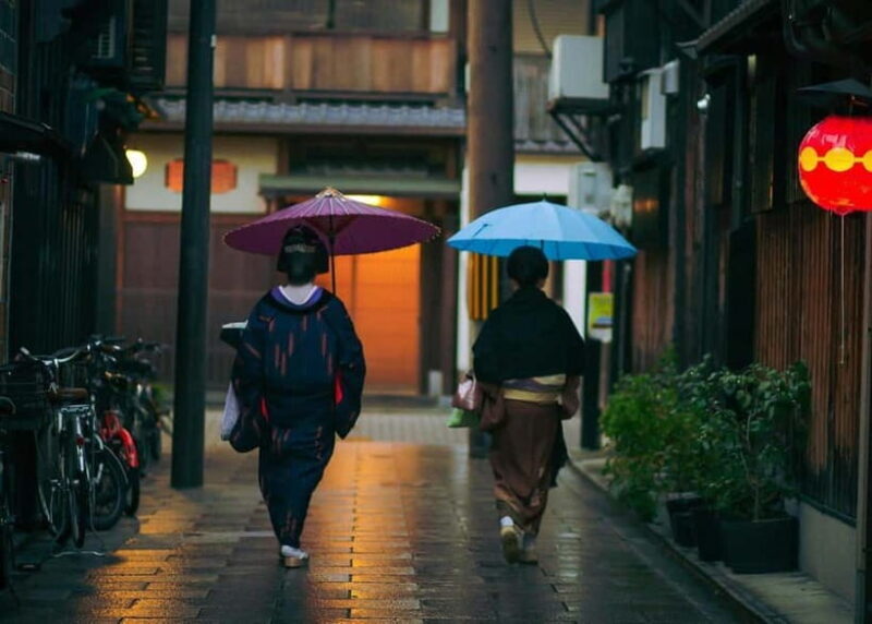 Geisha at Dusk: A Stroll Through Old Kyoto - Who Will Love This Tour?