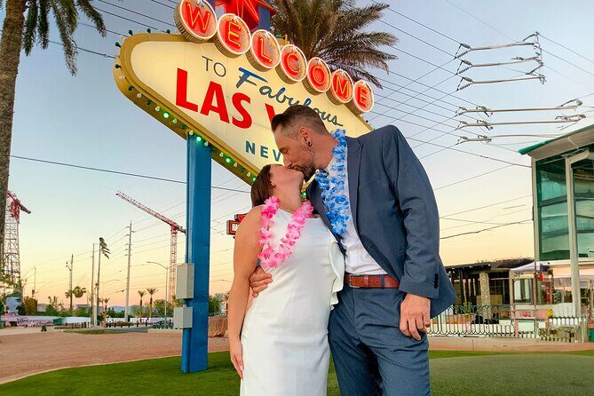 Get Married: Elvis Wedding + Las Vegas Sign + Photography - What to Expect on the Day