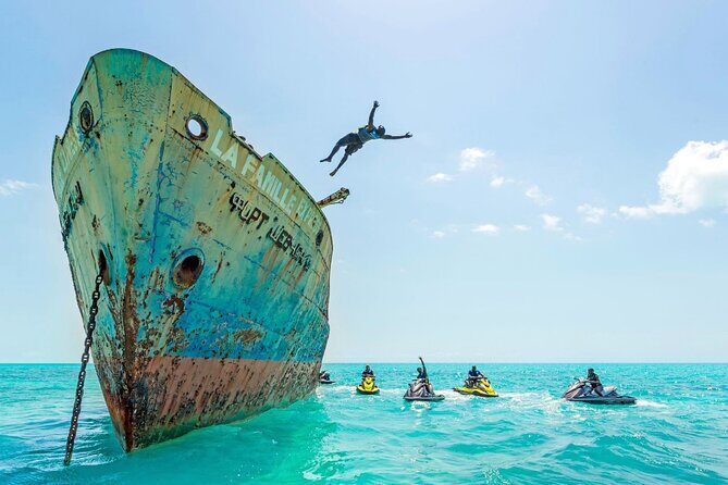 Ghost Freighter Seafari ( abandoned shipwreck) - A Closer Look at the Experience
