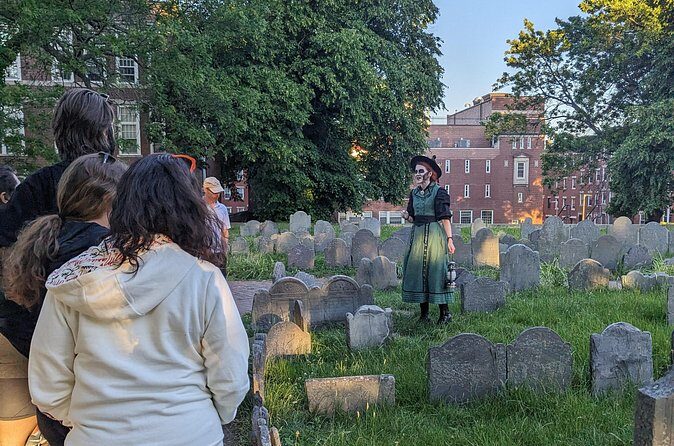 Ghosts and Gravestones Boston Nightwalk - Group Size and Atmosphere