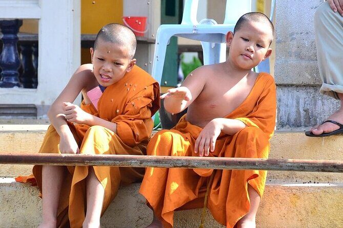 Giant Buddha and Bangkok Local Tour - Scenic Canal Ride and Local Housing