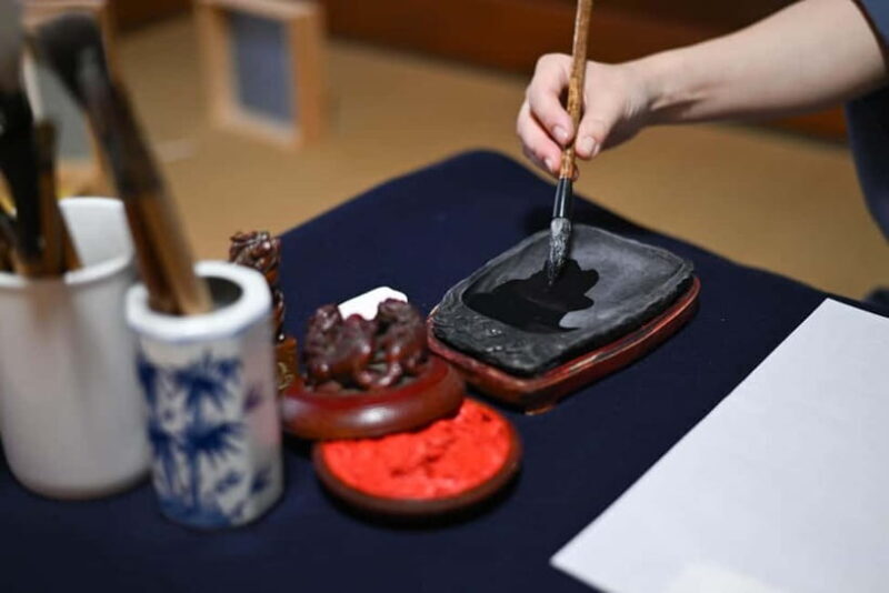 Gifu: Calligraphy and Traditional Japanese Crafts - Gifu: Calligraphy and Traditional Japanese Crafts – A Deep Dive into Cultural Creativity