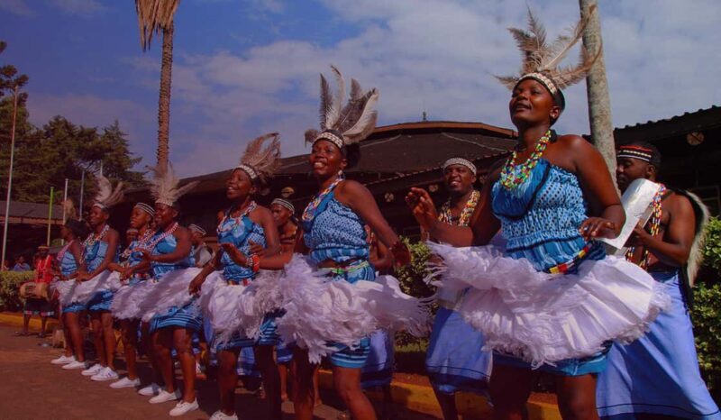 Giraffes, Elephant Orphanage, Beads, Bomas &Carnivore Dinner - Key Points