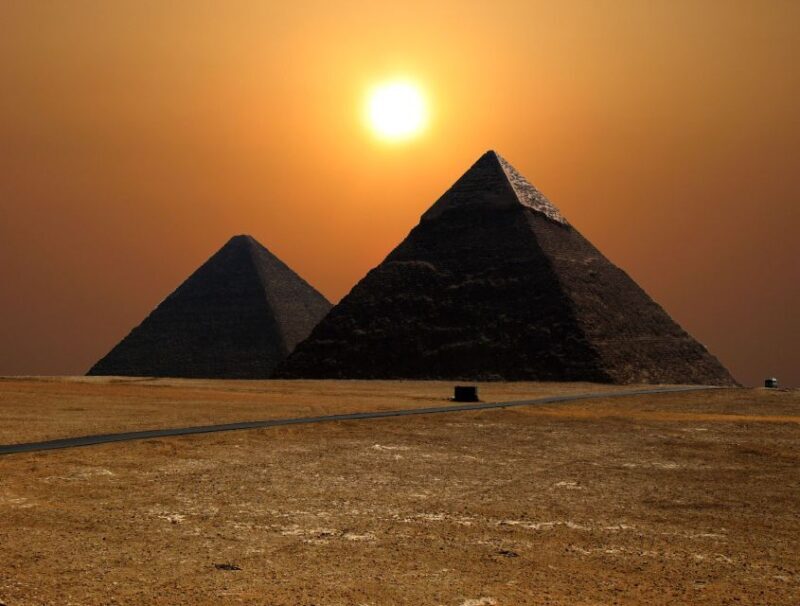 Giza Pyramids and Egyptian Museum - Exploring the Giza Pyramids: An Iconic Wonder