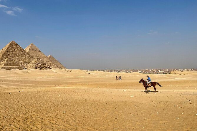 Giza pyramids and the Great sphinx - What to Expect from the Tour