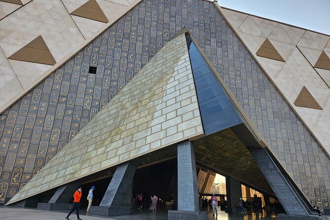 Giza Pyramids, Grand Egyptian Museum and Bazzar Market Tour - Exploring Cairo’s Main Highlights