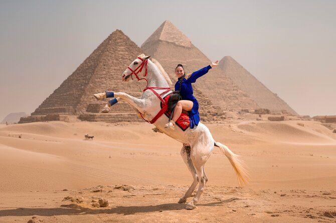 Giza Pyramids Photoshoot with Jumping Horse, Camel and Sphinx - Key Points