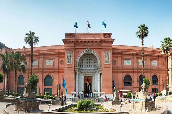 Giza Pyramids Sphinx and Egyptian Museum with Lunch Private Tour - Key Points