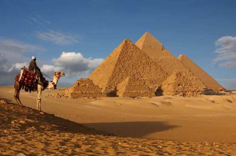 Giza pyramids, Sphinx and Great Pyramid Tour with Lunch - A Practical Look at the Giza Pyramids, Sphinx, and Great Pyramid Tour