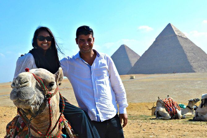 Giza pyramids Sphinx Sakkara and Memphis Private Day Tour - Exploring the Giza Pyramids and Sphinx