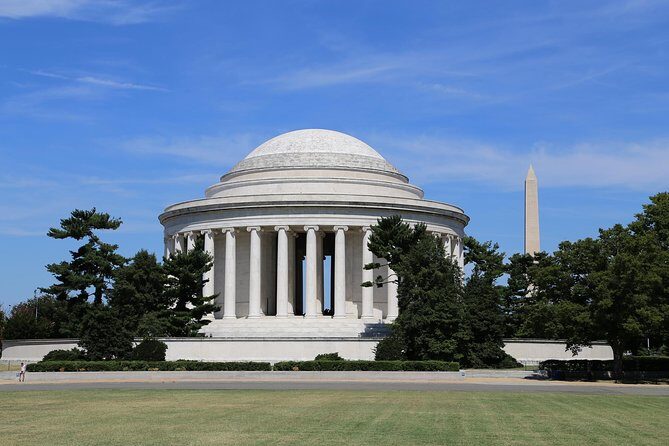 Glass-Top or Open-Top National Mall Bus Tour Plus Seasonal Cruise - A Deep Dive into the Washington DC Experience