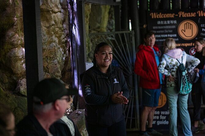 Glowworm Caves & Hamilton Gardens Day Tour from Auckland - Who Should Consider This Tour?