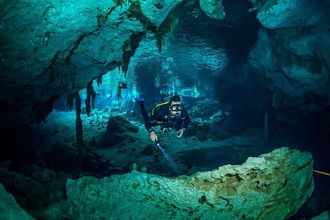Go for 2 dives in cenote Dos ojos for certified divers - FAQ