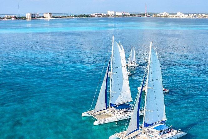 Go to Isla Mujeres In a catamaran with all inclusive from Cancun book now! - Key Points