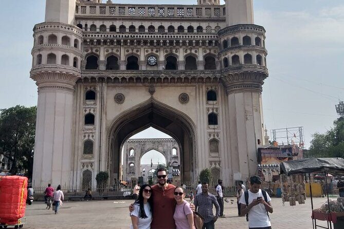 Golconda Fort & Hyderabad City Tour - FAQ