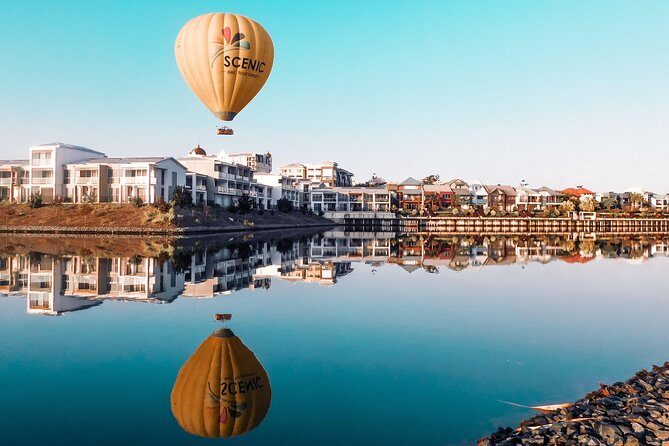 Gold Coast Hot Air Balloon with 5 Star Champagne Buffet Breakfast - Key Points