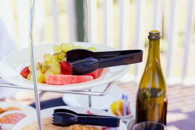 Gold Coast HotAir Balloon + Vineyard Breakfast + Transfers - Who Should Consider This Tour?