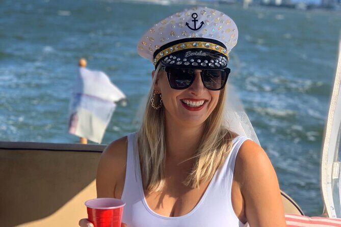 Gold Coast Private Skippered Limo on the Water Canal Cruise - The Experience in Action: What You Can Expect