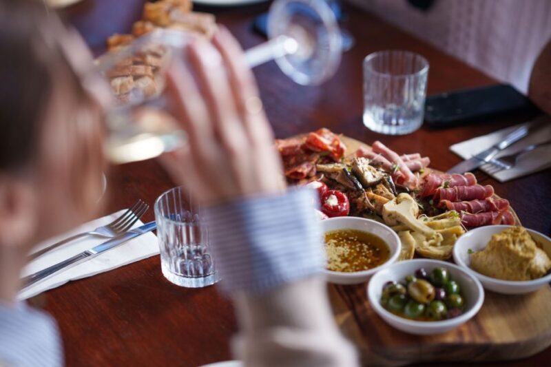 Gold Coast: Tamborine Mountain Wine Tour with 2-Course Lunch - Practical Tips for Travelers
