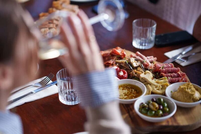 Gold Coast: Tamborine Mountain Wine Tour with 2-Course Lunch - Authenticity and Authentic Experiences
