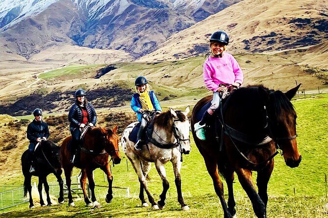 Gold Discovery Trail Horse Trek Cardrona - Most popular! - Returning to the Stables