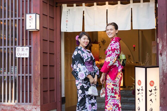 Gold Leaf Crafting in Higashi Chayagai, Kanazawa - Introduction
