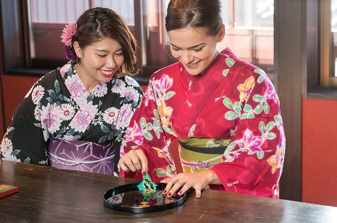 Gold Leaf Crafting in Higashi Chayagai, Kanazawa - Who Will Love This?